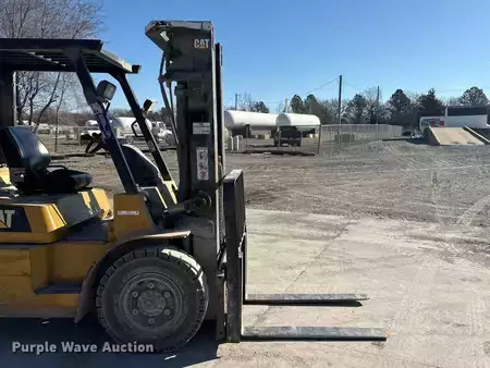 Montacargas diésel - CAT Lift Trucks GP45K1 (28)