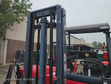 Diesel Forklifts - Moffett M8 (15)
