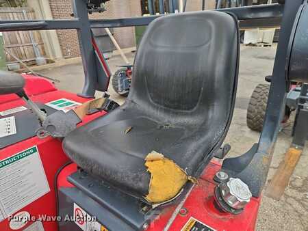 Diesel Forklifts - Moffett M8 (28)