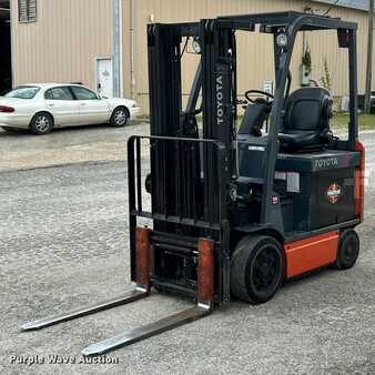 Diesel Forklifts - Toyota 8FBCU25 (1)