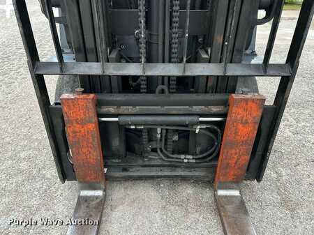 Diesel Forklifts - Toyota 8FBCU25 (11)