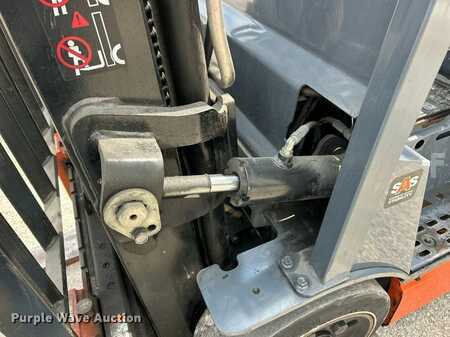 Diesel Forklifts - Toyota 8FBCU25 (14)