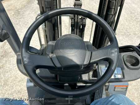Diesel Forklifts - Toyota 8FBCU25 (23)