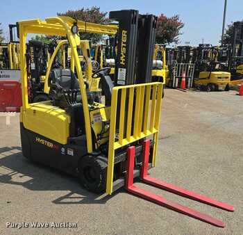 4 Wheels 2023  Hyster J40XNT (3)