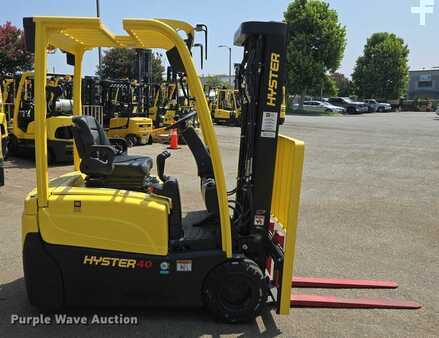 4 Wheels 2023  Hyster J40XNT (4)