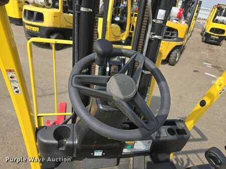 4 Wheels 2023  Hyster J40XNT (29)