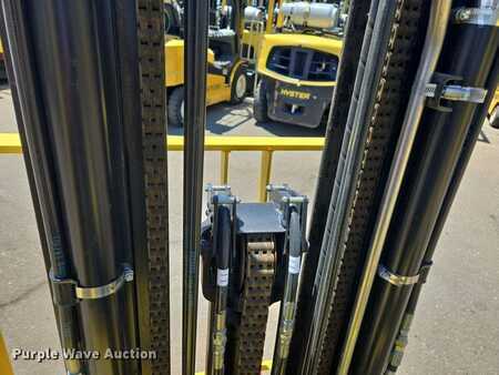 4 Wheels 2023  Hyster J40XNT (11)