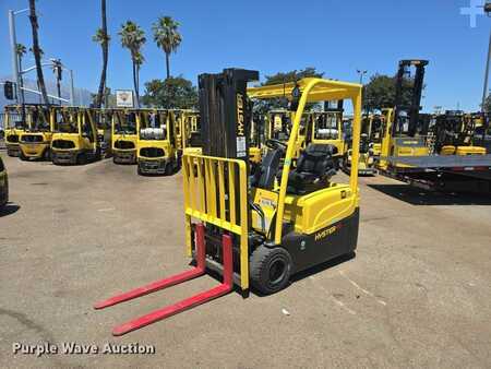 4 Wheels 2023  Hyster J40XNT (2)