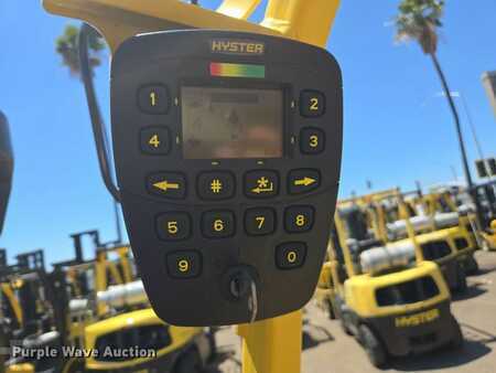 4 Wheels 2023  Hyster J40XNT (32)