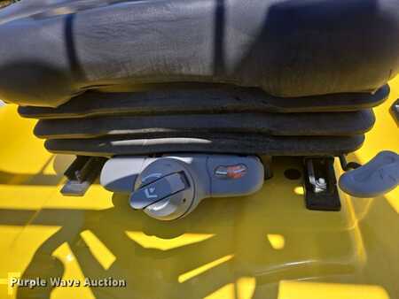 4 Wheels 2023  Hyster J40XNT (40)