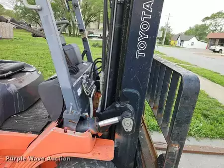 Propane Forklifts - Toyota 7FGCU35 (21)