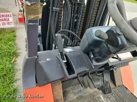 Propane Forklifts - Toyota 7FGCU35 (32)