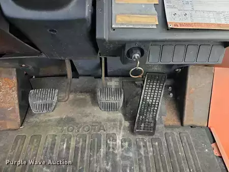 Propane Forklifts - Toyota 7FGCU35 (35)