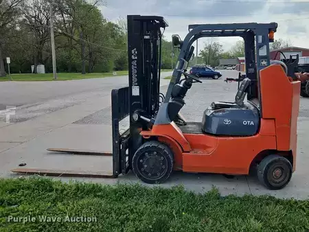 Propane Forklifts - Toyota 7FGCU35 (8)