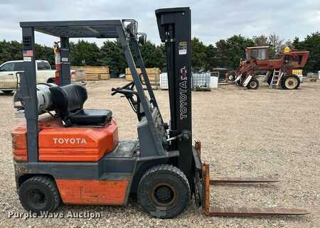 Propane Forklifts 1995  Toyota 42-5FG15 (4)