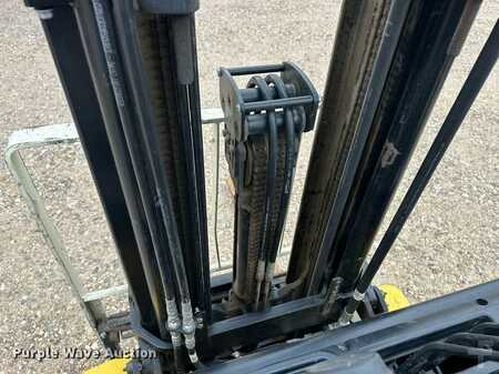 Propane Forklifts - Yale GLC050VXNDSE083 (10)