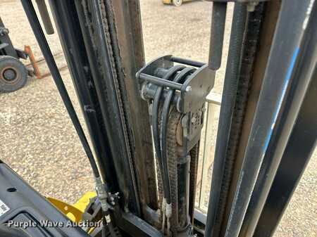 Propane Forklifts - Yale GLC050VXNDSE083 (16)