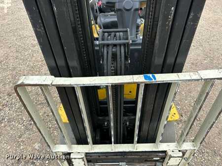 Propane Forklifts - Yale GLC040VXNDAE083 (11)