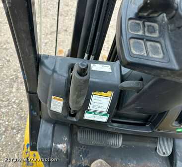 Propane Forklifts - Yale GLC040VXNDAE083 (23)