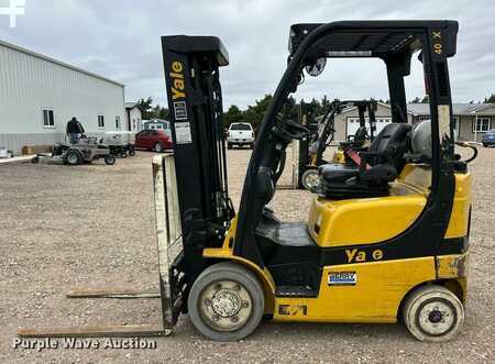 Propane Forklifts - Yale GLC040VXNDAE083 (8)