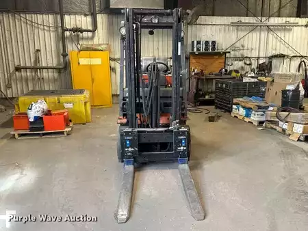 Propane Forklifts - Toyota 7FGCU25 (2)