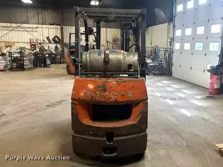 Propane Forklifts - Toyota 7FGCU25 (6)