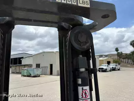 Montacargas GLP - Nissan MUG1F2A35LV (14)