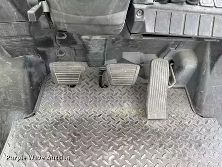 Montacargas GLP - Nissan MUG1F2A35LV (27)