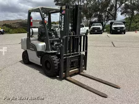 Montacargas GLP - Nissan MUG1F2A35LV (3)