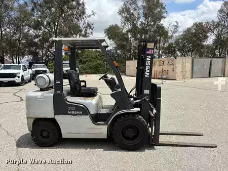 Montacargas GLP - Nissan MUG1F2A35LV (4)