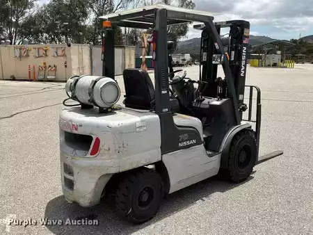 Montacargas GLP - Nissan MUG1F2A35LV (5)