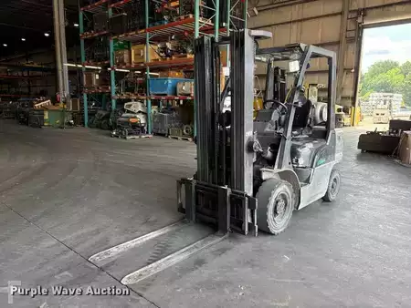 Montacargas GLP 2006  Nissan PL50LP (1)
