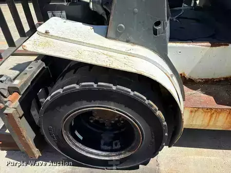 Montacargas diésel 2015  Nissan PF90HD (11)