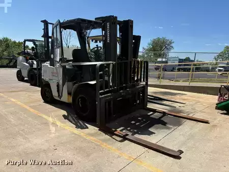 Montacargas diésel 2015  Nissan PF90HD (3)
