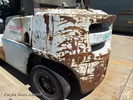 Montacargas diésel 2015  Nissan PF90HD (32)