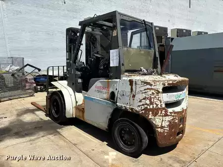 Montacargas diésel 2015  Nissan PF90HD (7)