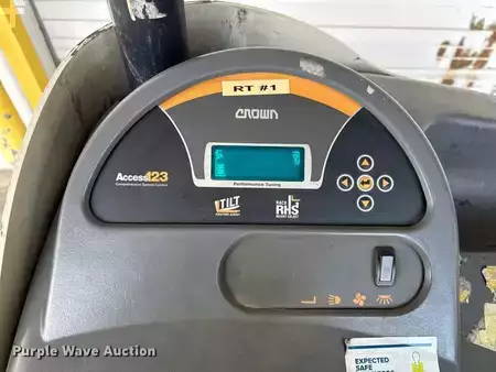 Montacargas Eléctrico (4 ruedas) 2017  Crown RR5725-35 (31)
