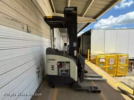 Montacargas Eléctrico (4 ruedas) 2017  Crown RR5725-35 (4)