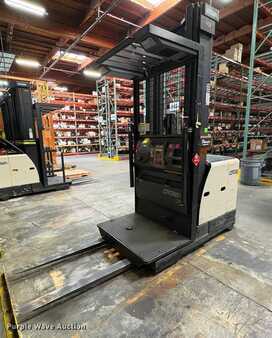 Order Picker 2016  Crown SP3520-30 (1)