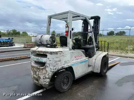 Montacargas GLP 2013  Nissan PF90YLP (5)