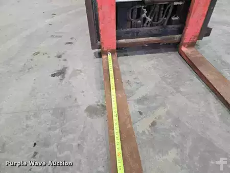 Propane Forklifts - Clark C25C (11)