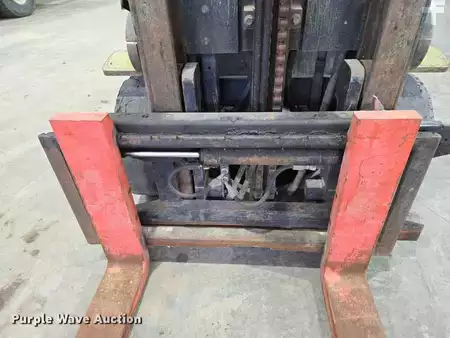 Propane Forklifts - Clark C25C (13)