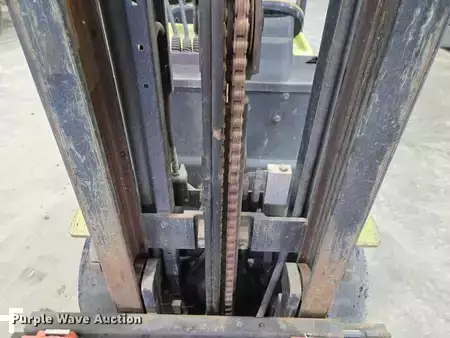 Propane Forklifts - Clark C25C (16)