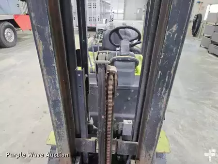 Propane Forklifts - Clark C25C (17)