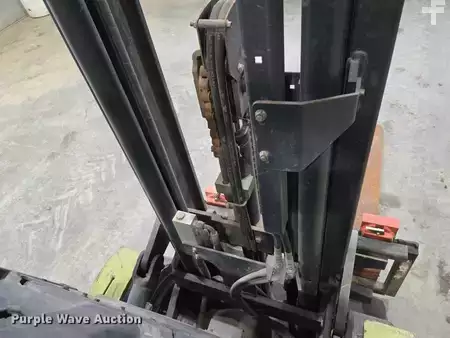 Propane Forklifts - Clark C25C (21)