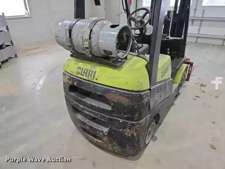 Propane Forklifts - Clark C25C (23)