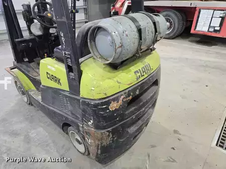 Propane Forklifts - Clark C25C (24)