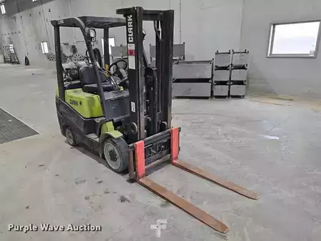 Propane Forklifts - Clark C25C (3)