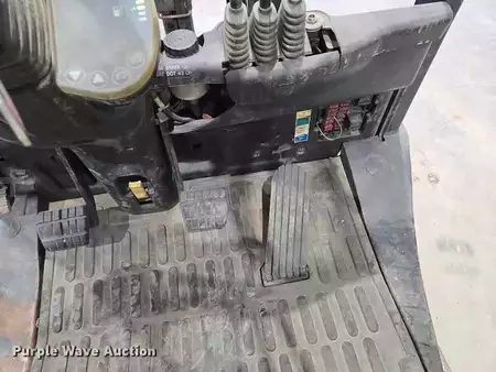 Propane Forklifts - Clark C25C (33)