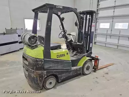 Propane Forklifts - Clark C25C (5)